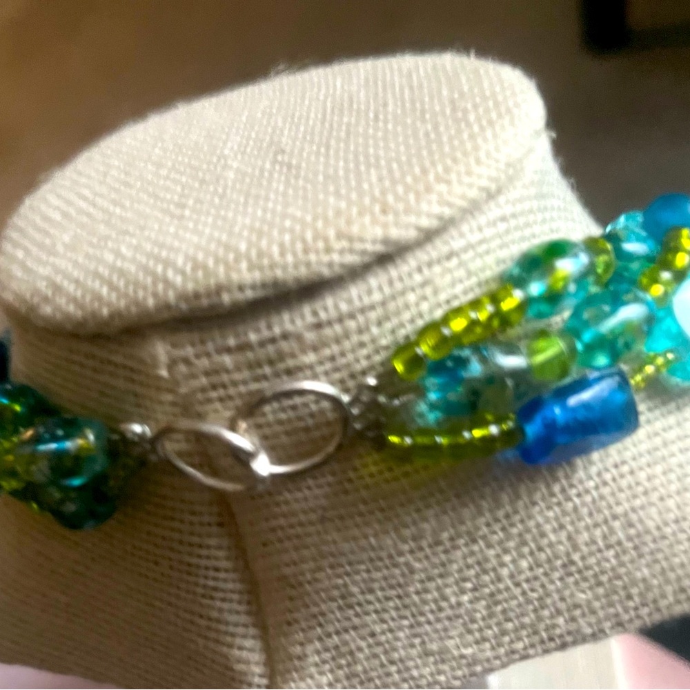 Statement Necklace/ muti strand twistable glass beaded of lime green and blue - Picture 3 of 6
